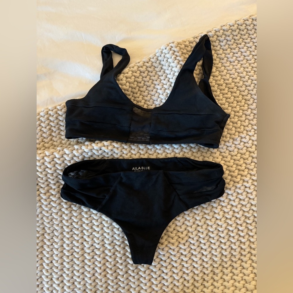 Aila Blue Bikini set with mesh detailing (xs/s)